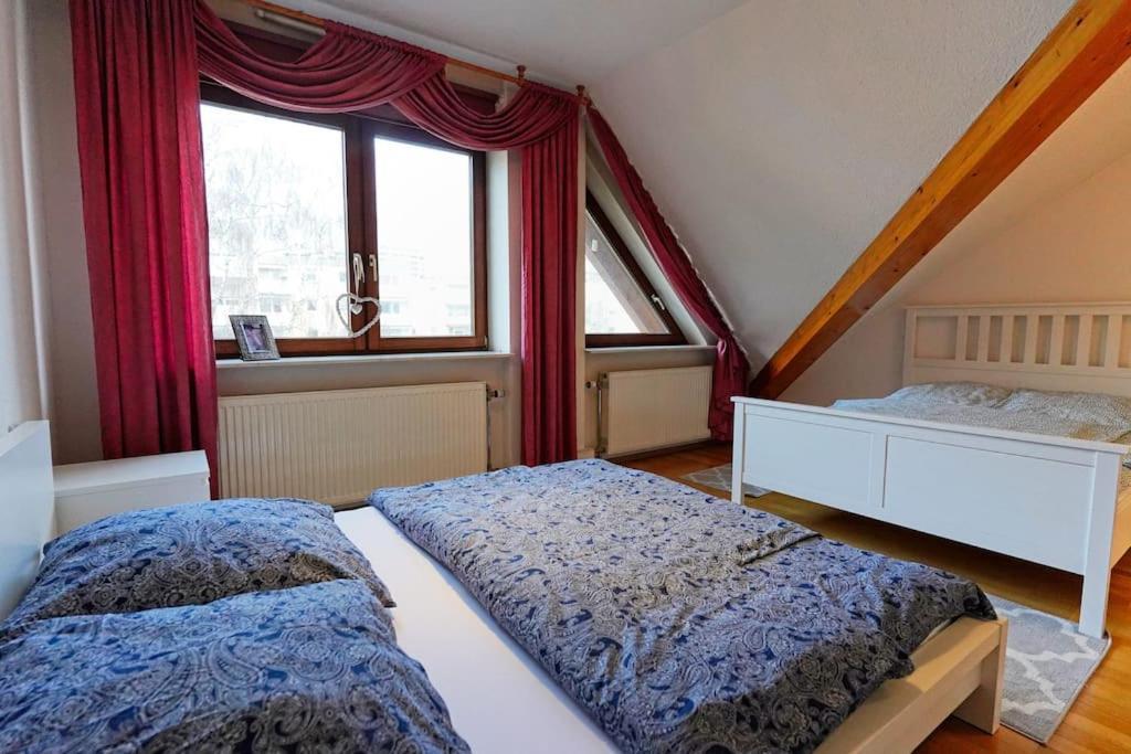 Grosse, Helle Wohnung Fuer Bis Zu 6 Personen Weinheim Bagian luar foto